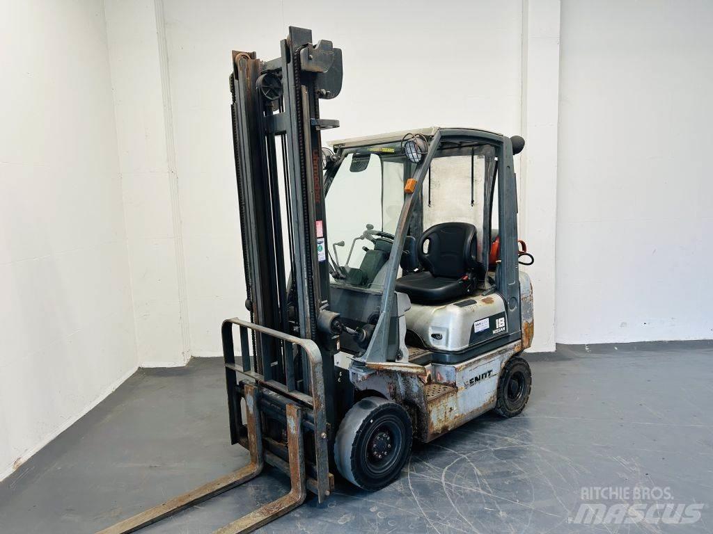 Nissan PD01A18PQ Gasstapler