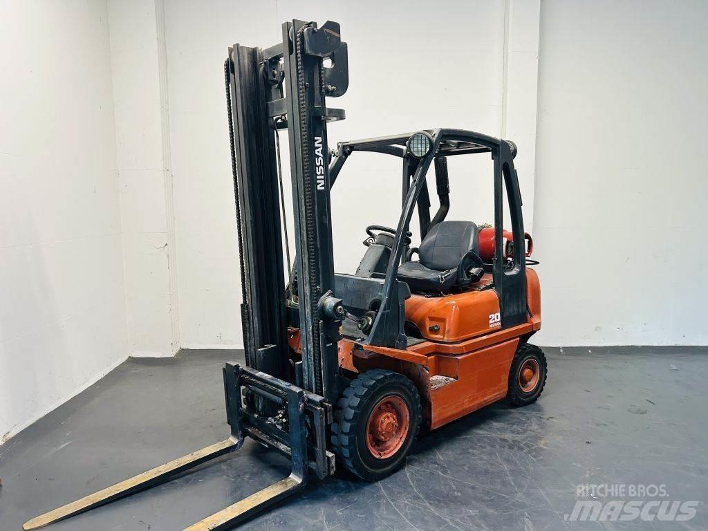 Nissan UD02A20PQ Gasstapler