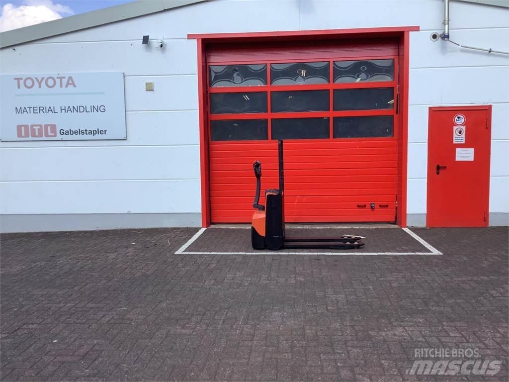 Toyota LWE160 Niedergabelstapler