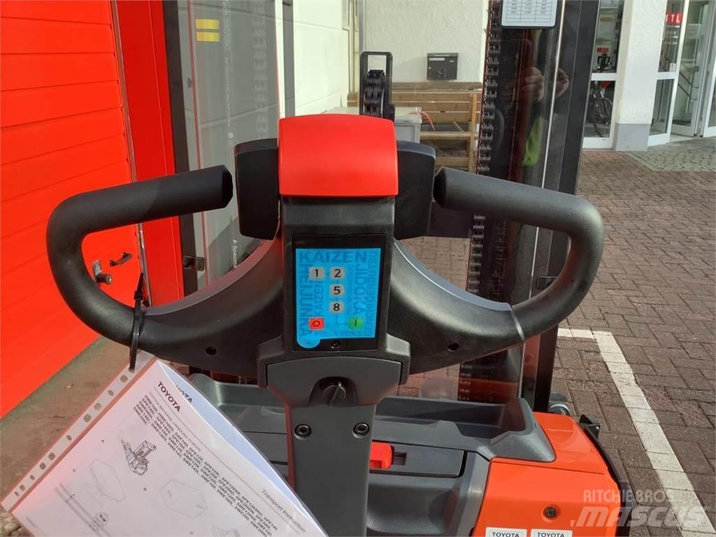Toyota SWE140L Deichselstapler