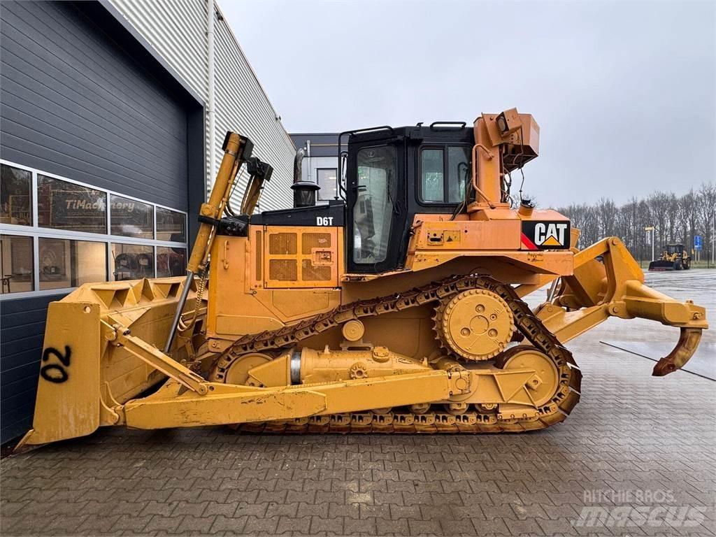 CAT D6T Bulldozer