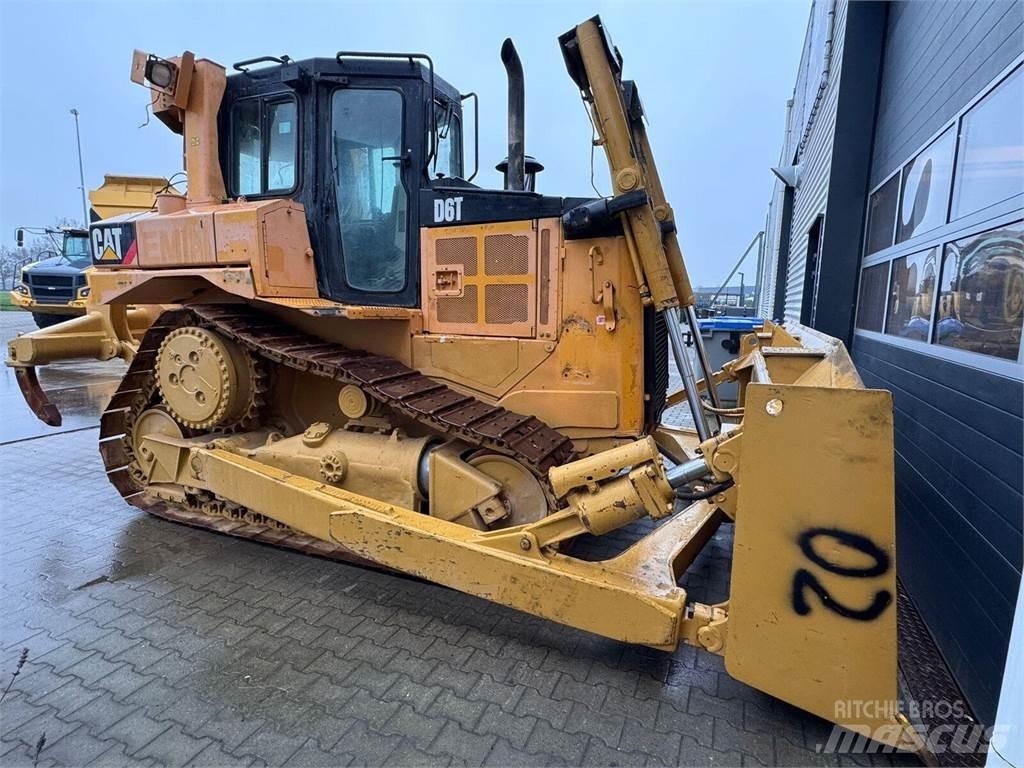 CAT D6T Bulldozer