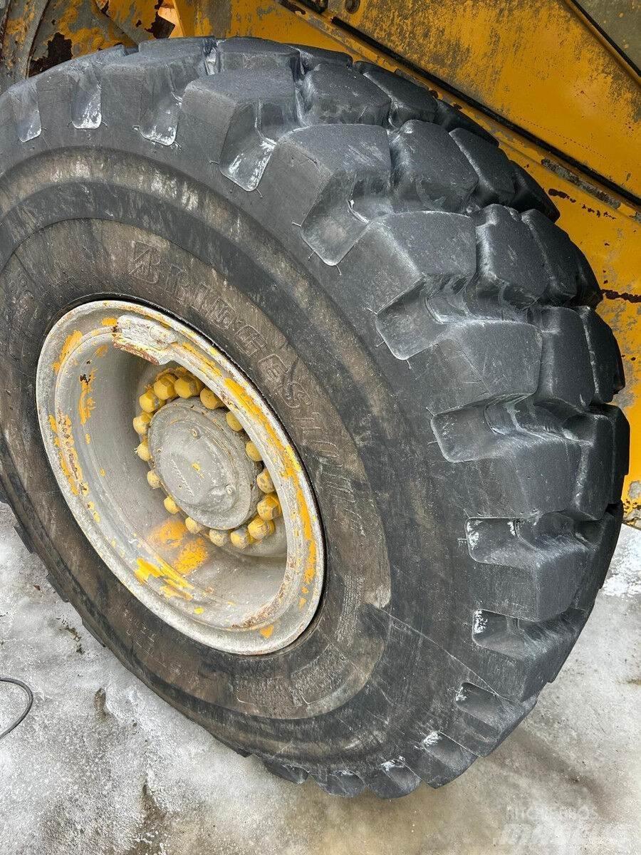 Volvo L90E Raupenbagger