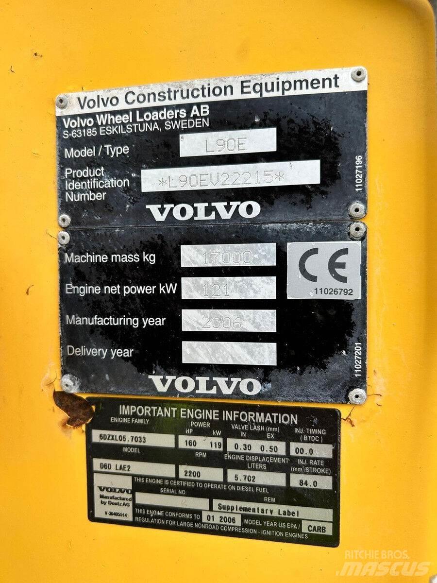 Volvo L90E Raupenbagger