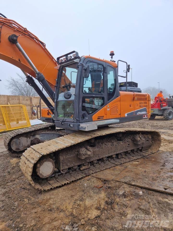 Doosan 255-5 Raupenbagger