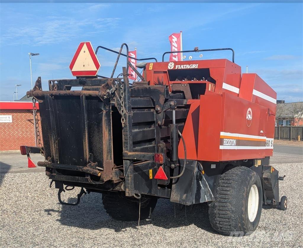 Hesston 4860 Quaderpressen