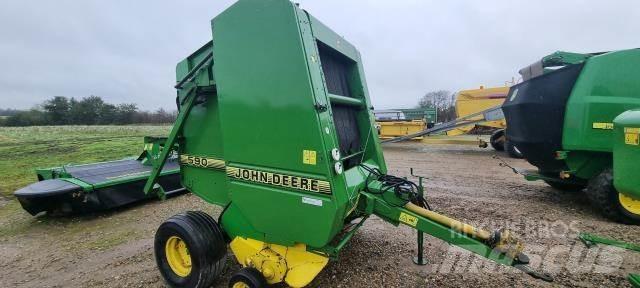 John Deere 590 Rundballenpressen