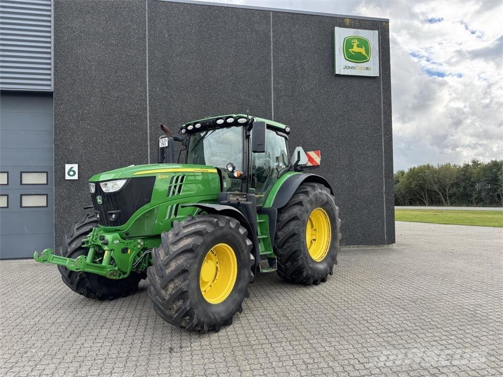John Deere 6215R Traktoren