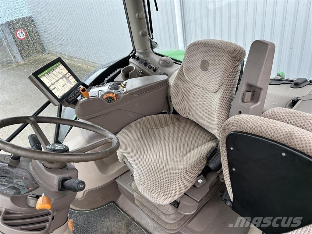 John Deere 6215R Traktoren