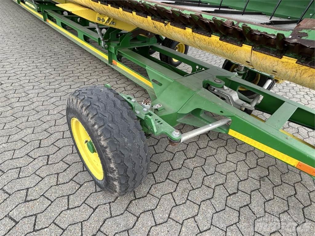 John Deere 640D Erntevorsätze