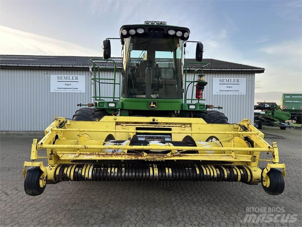 John Deere 7700 Feldhäcksler