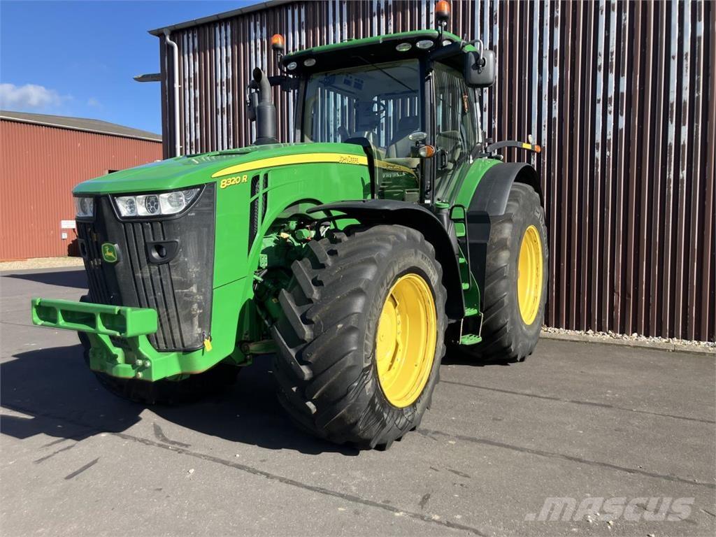 John Deere 8320R Traktoren