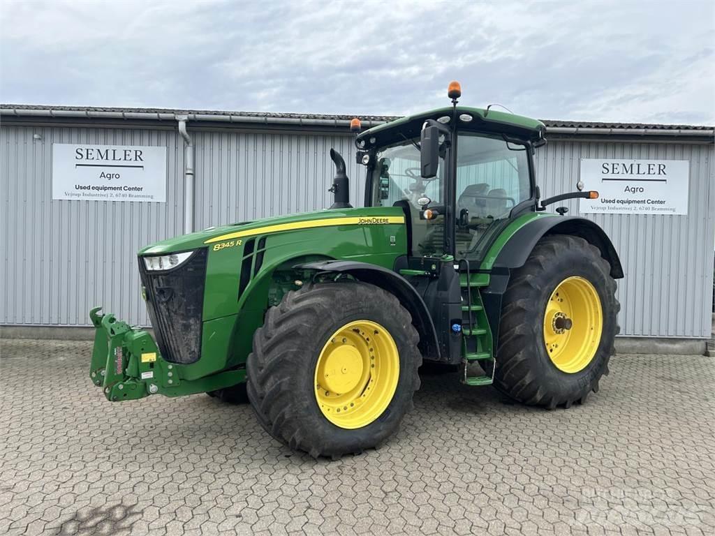 John Deere 8345R Traktoren