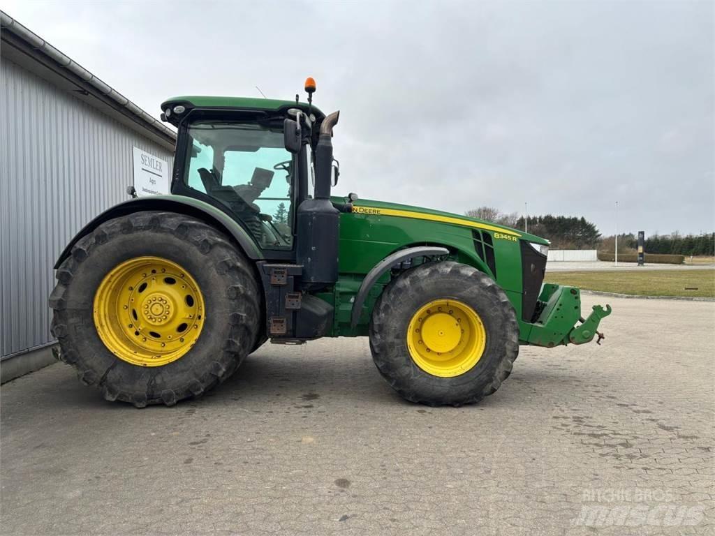 John Deere 8345R Traktoren