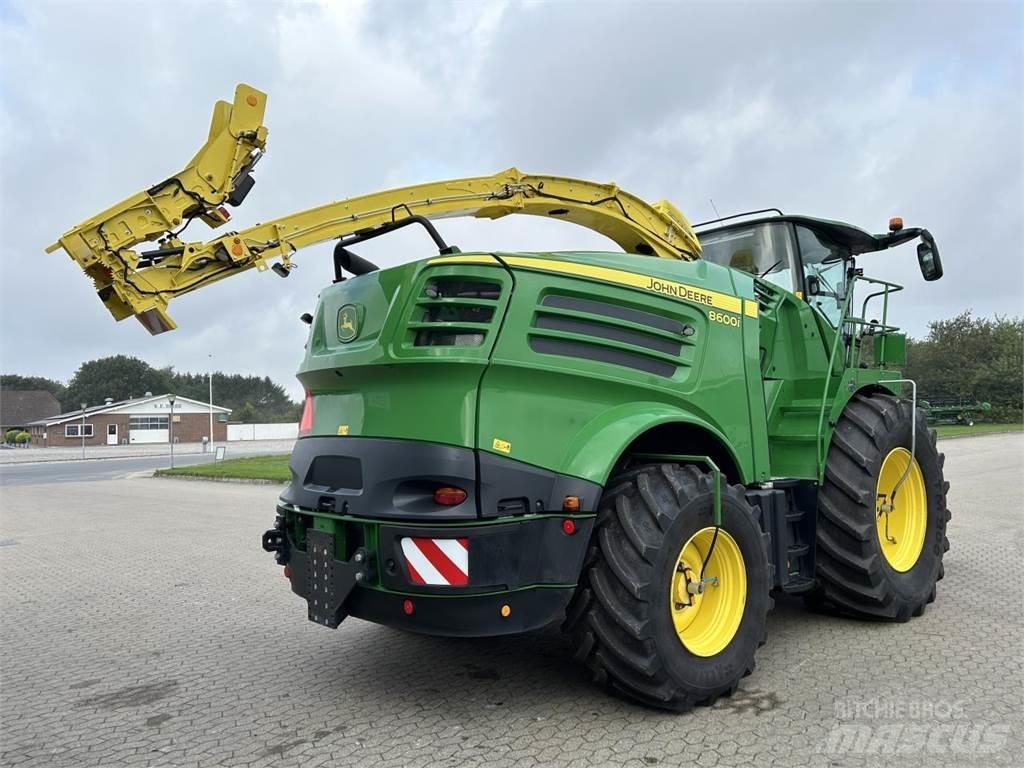 John Deere 8600I Feldhäcksler