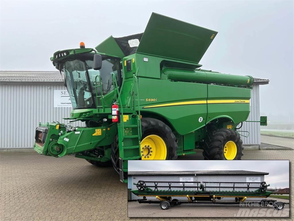 John Deere S690 Mähdrescher
