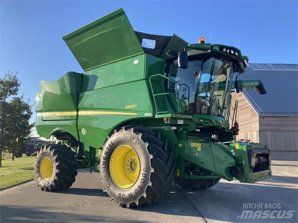 John Deere S690I Mähdrescher