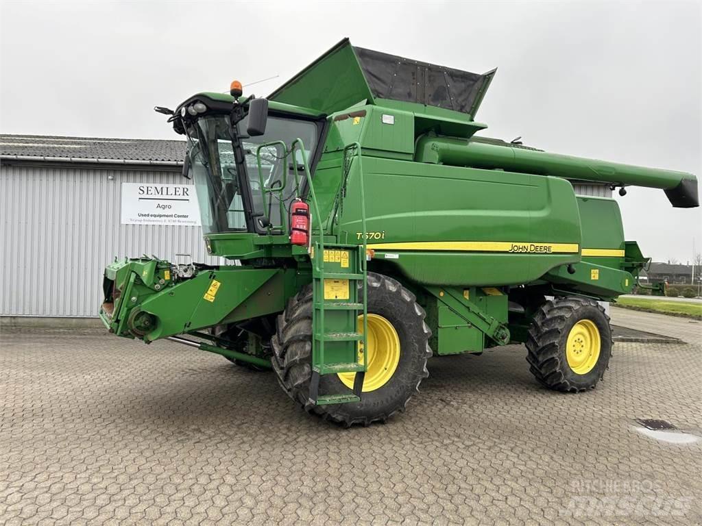 John Deere T670 Mähdrescher
