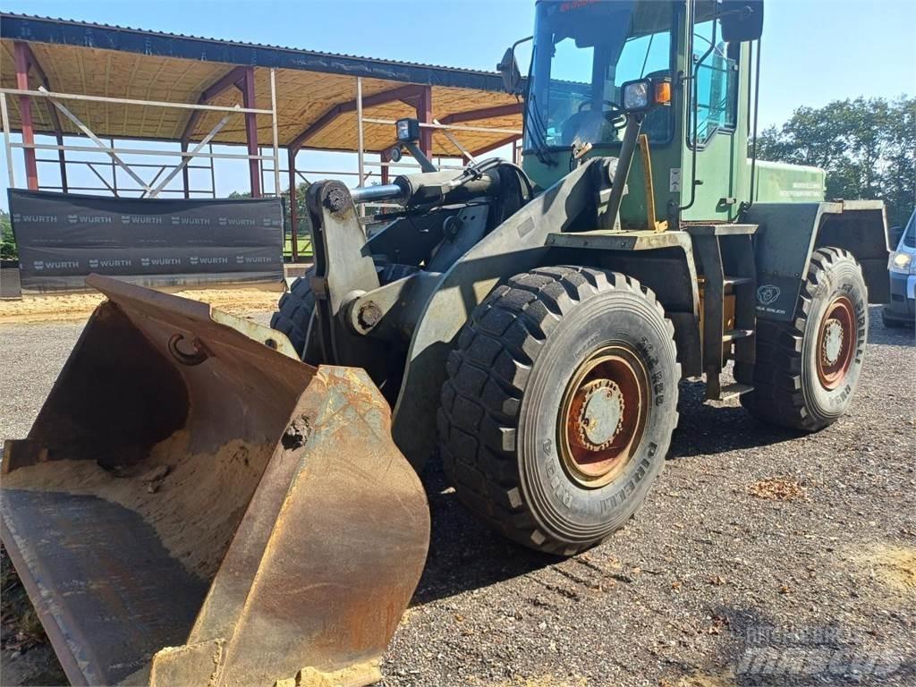 Komatsu WA270 Radlader