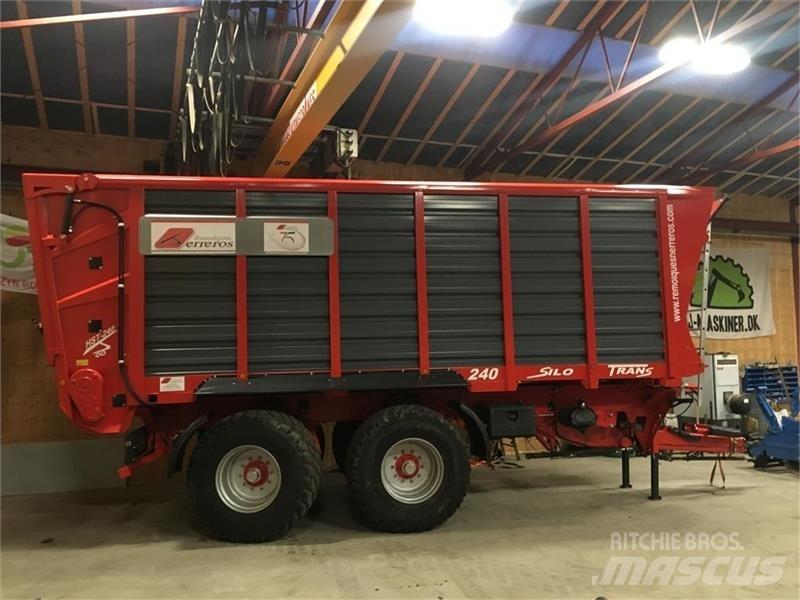  - - -  Herreros Futtermischwagen