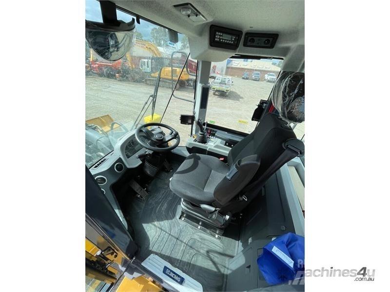  - - -  XCMG 948 Radlader