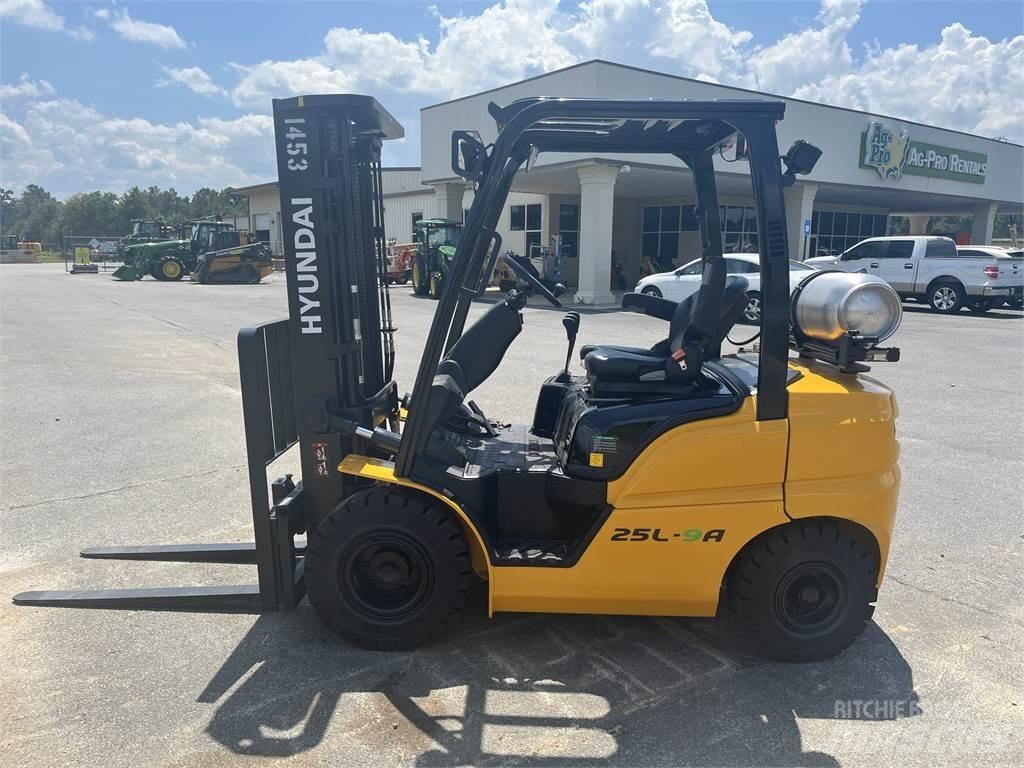 Hyundai 25L-9A Andere Gabelstapler