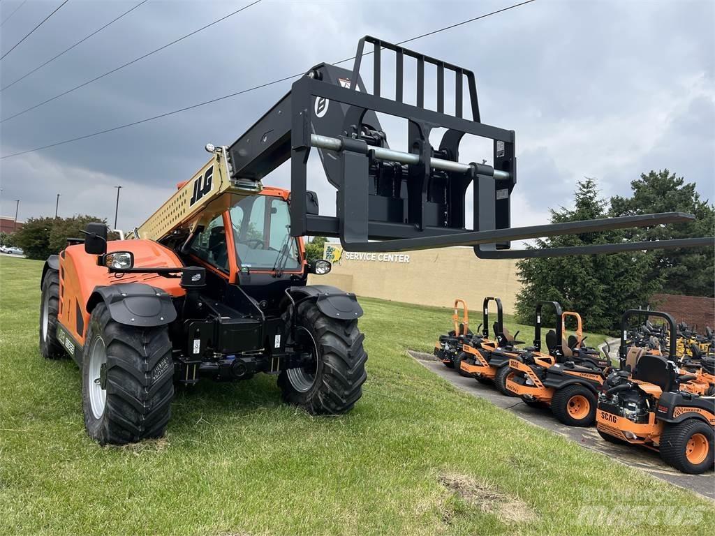 JLG 823 Teleskoplader