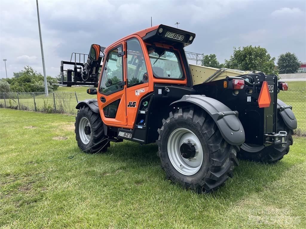 JLG 823 Teleskoplader
