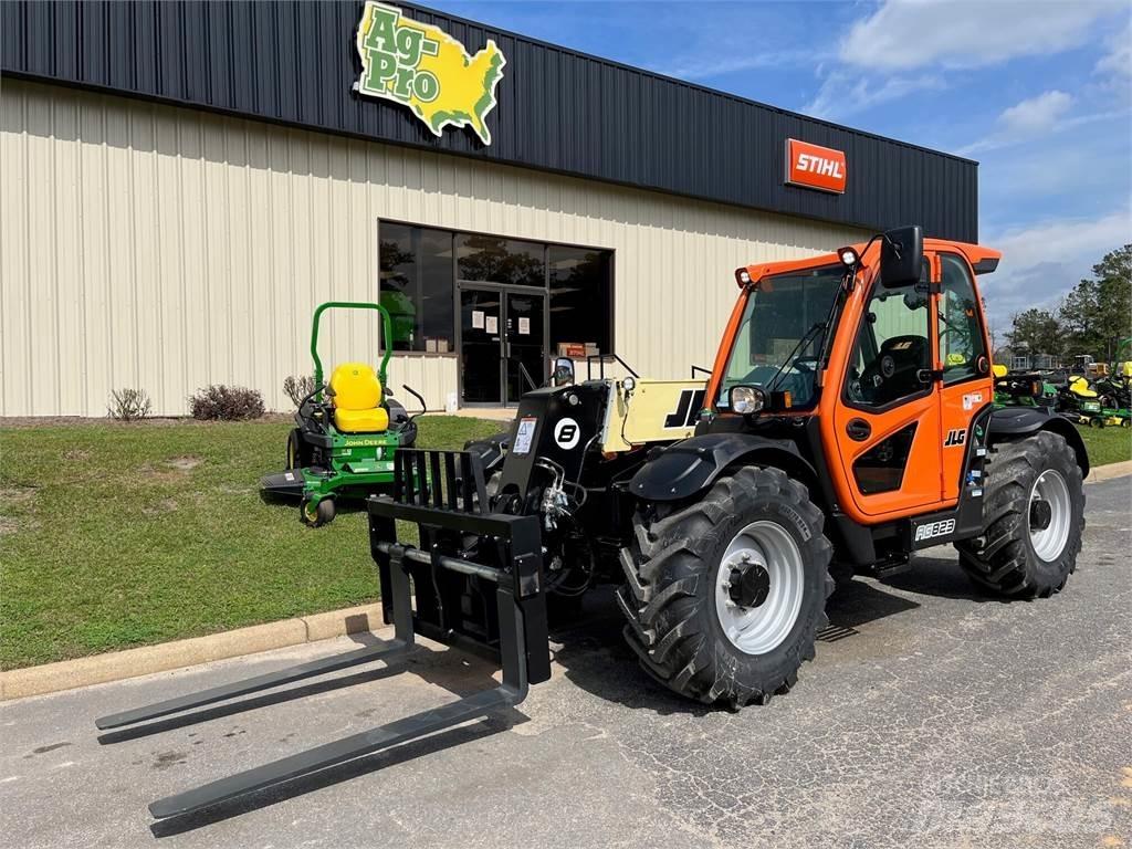 JLG 823 Teleskoplader