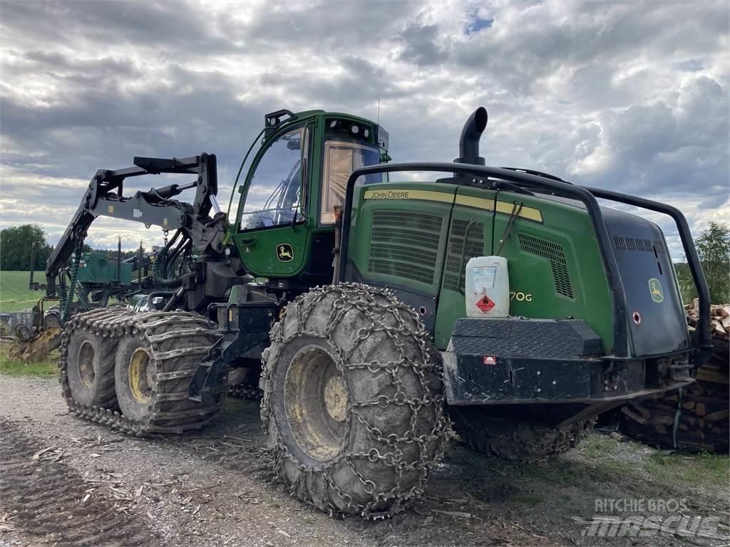 John Deere 1470G Harvester