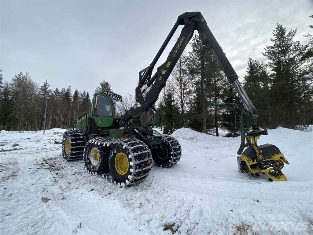 John Deere 1470G Harvester
