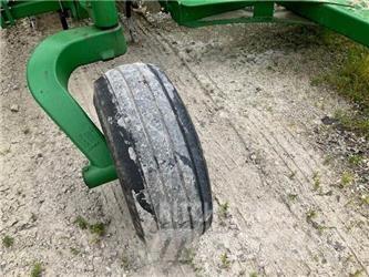 John Deere 2210 Grubber