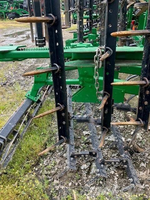 John Deere 2210 Grubber