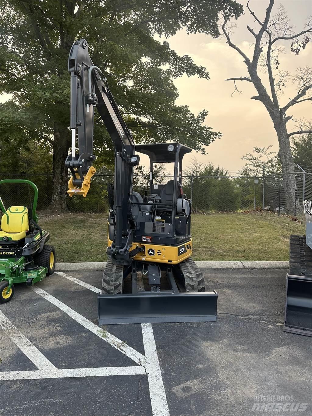 John Deere 30 P Minibagger < 7t