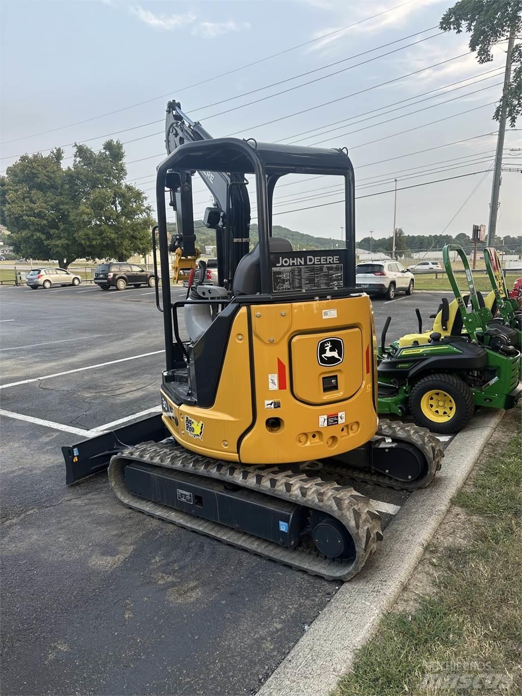 John Deere 30 P Minibagger < 7t