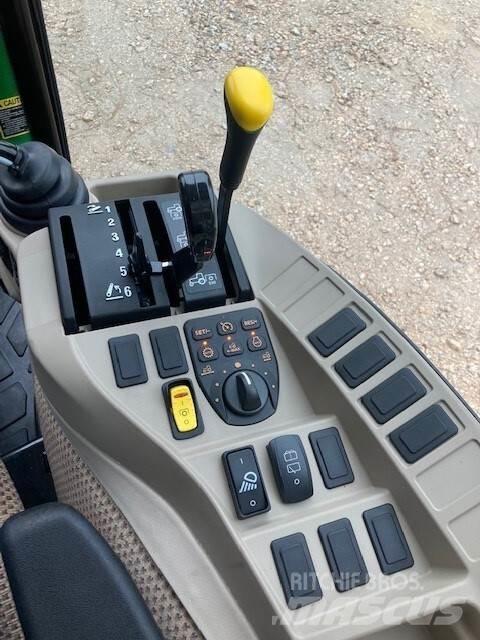 John Deere 3046R Traktoren