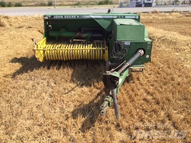 John Deere 349 Quaderpressen