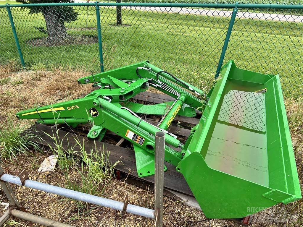 John Deere 400E Traktoren