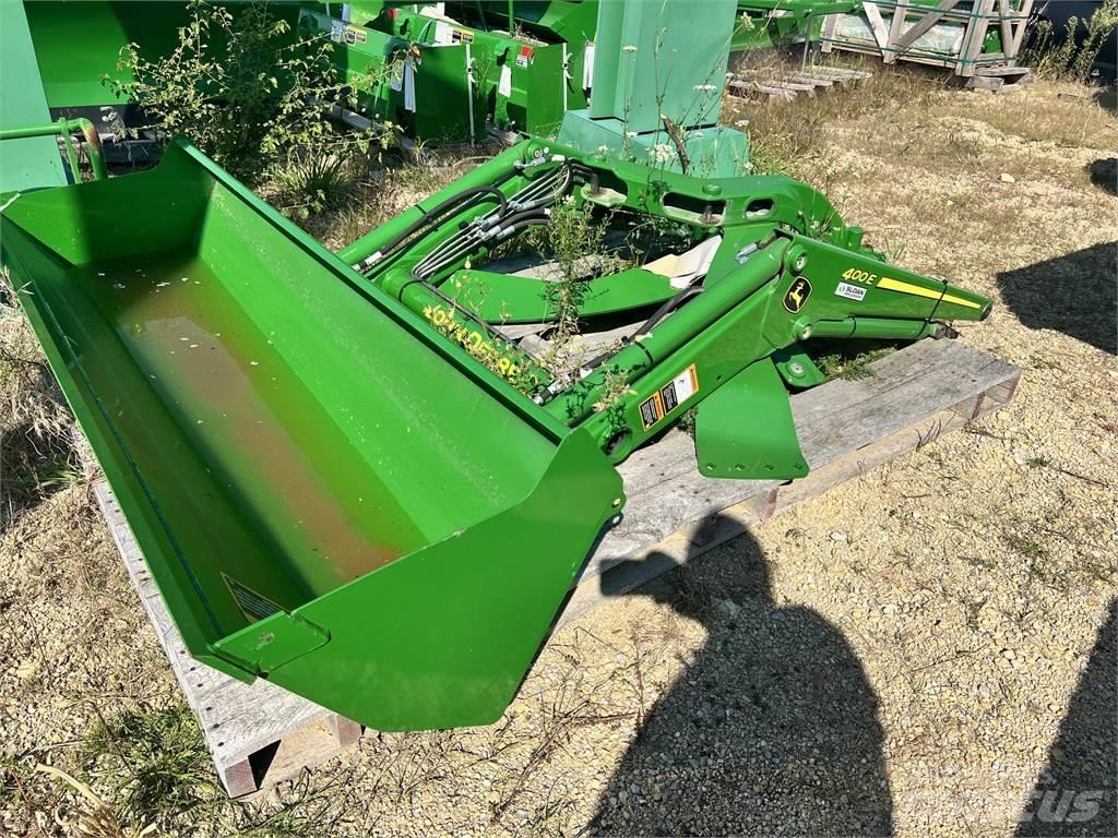 John Deere 400E Traktoren
