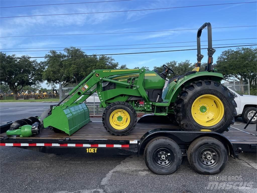 John Deere 4044M Traktoren