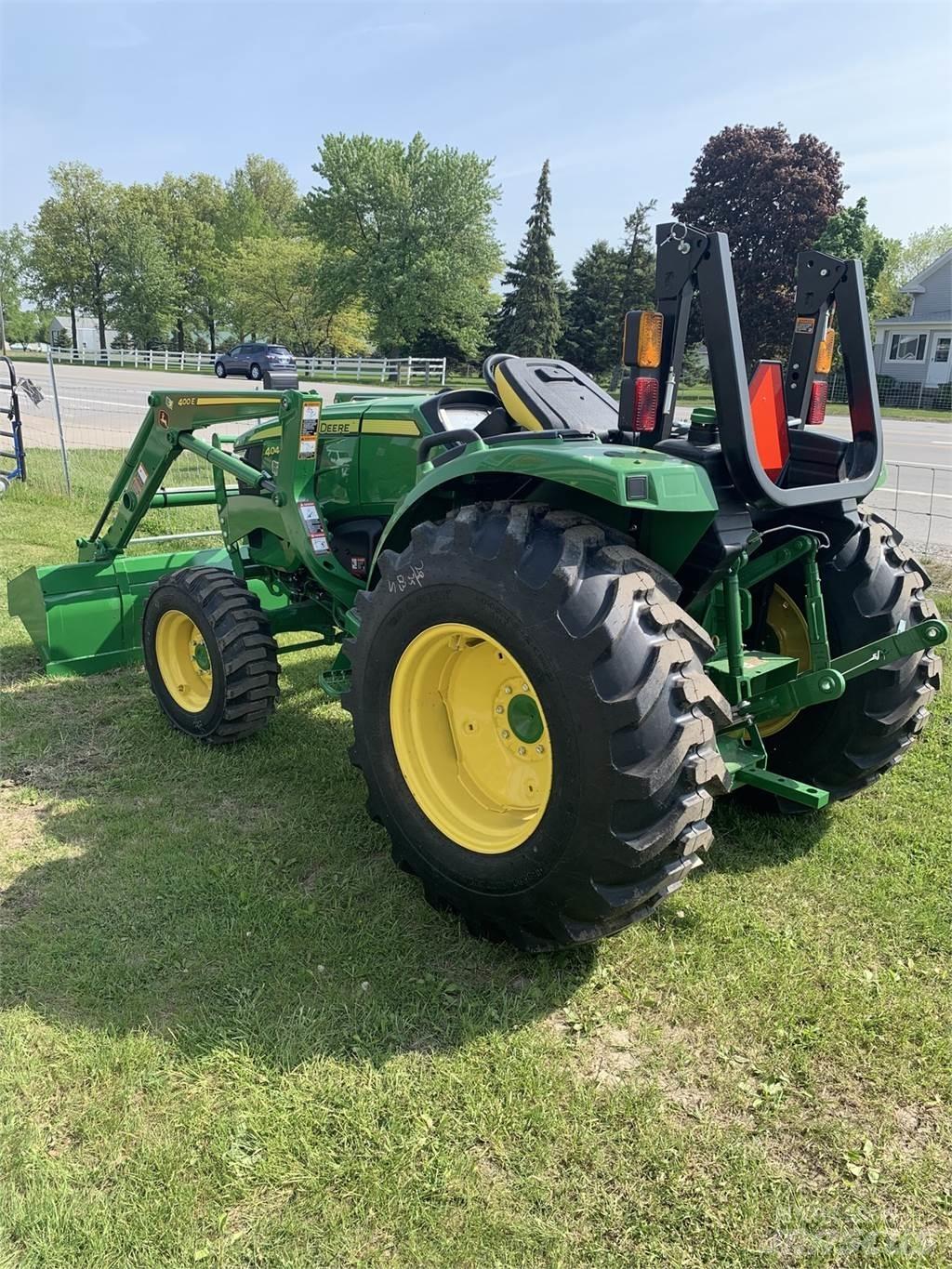 John Deere 4044M Traktoren