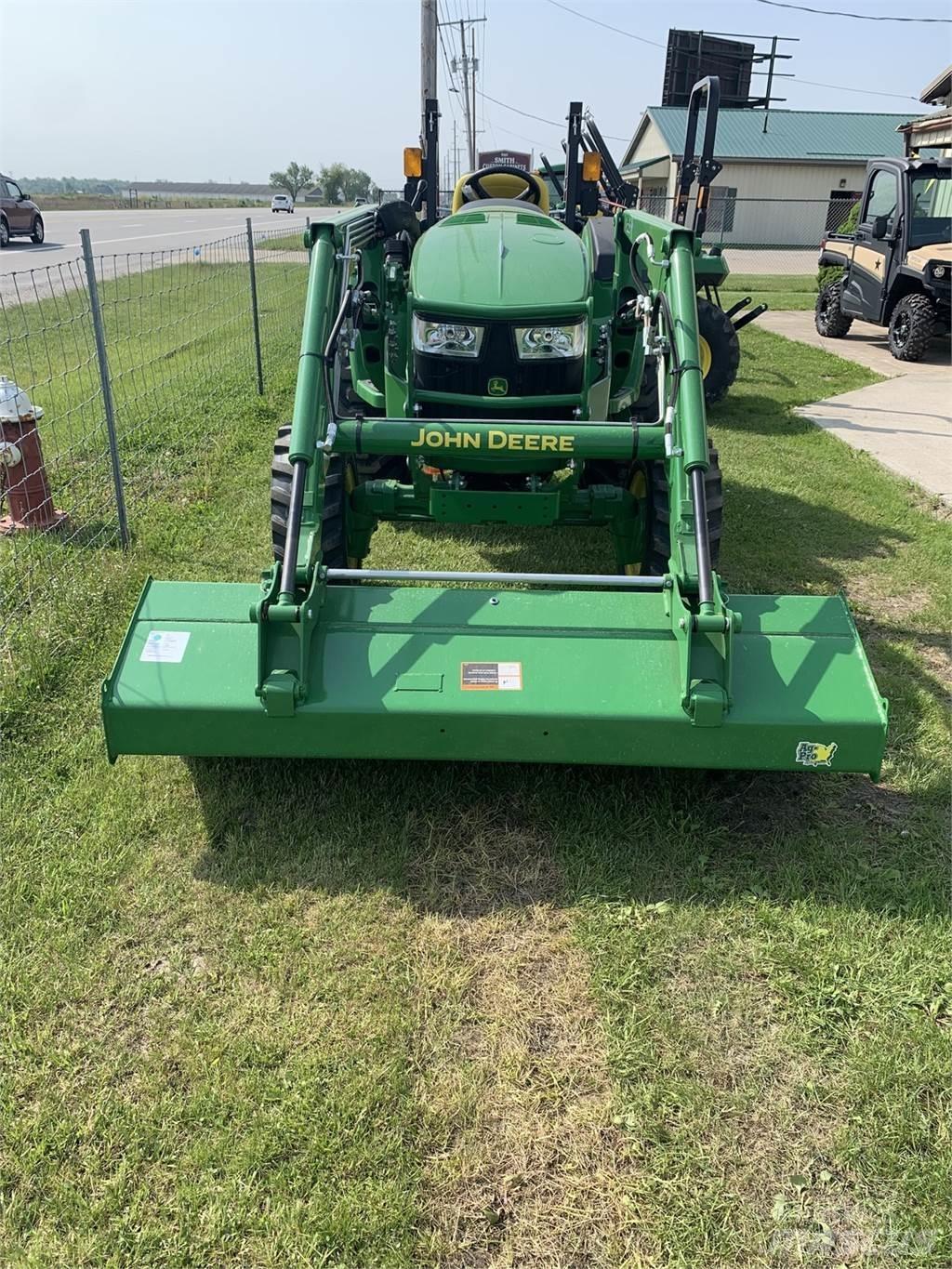 John Deere 4044M Traktoren