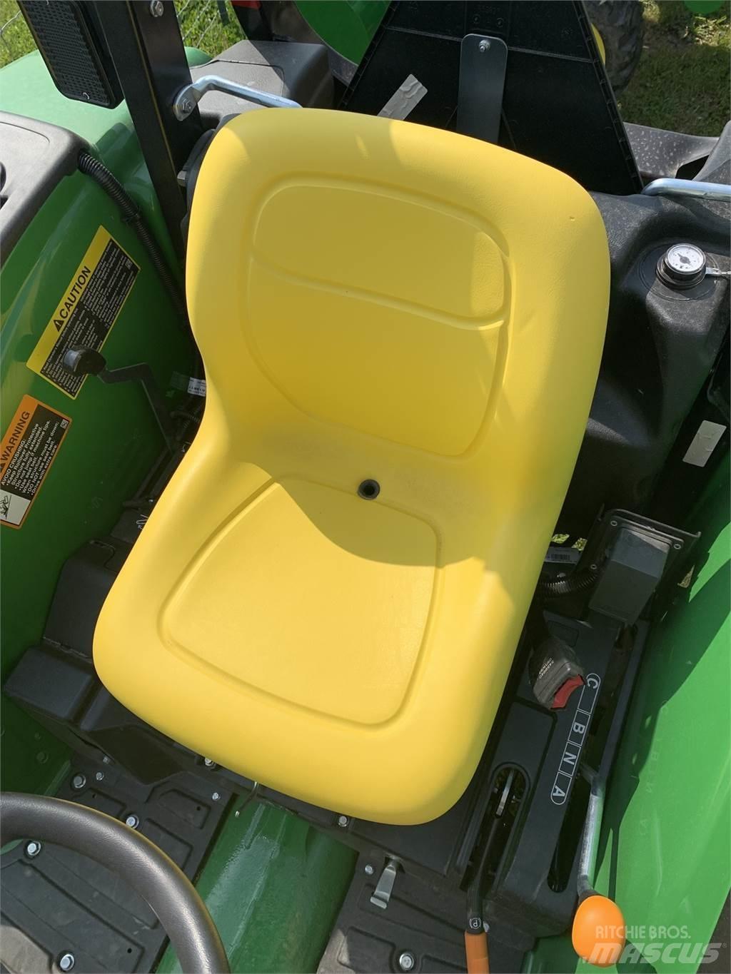 John Deere 4044M Traktoren
