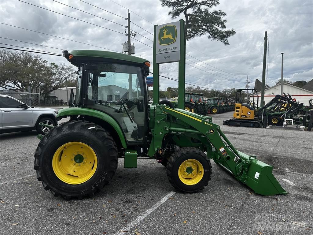 John Deere 4066R Traktoren