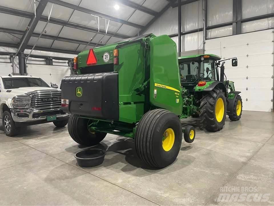 John Deere 450M Rundballenpressen