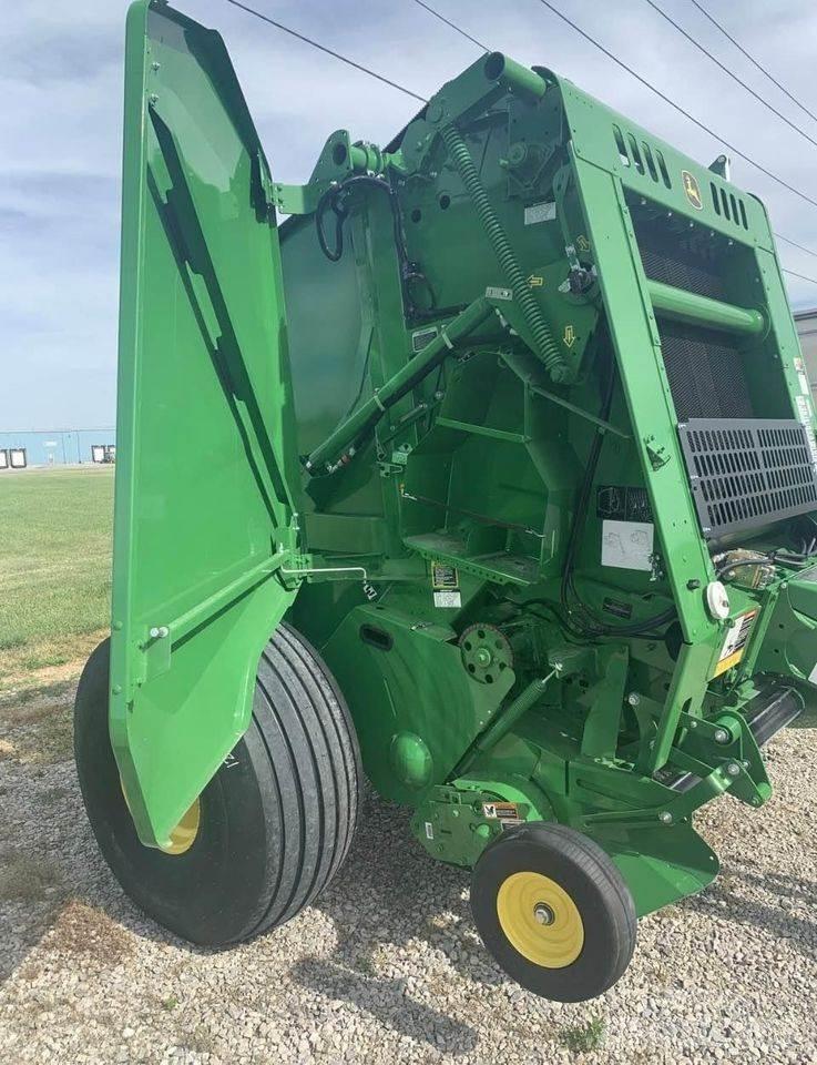 John Deere 450M Rundballenpressen