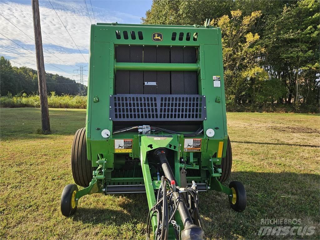 John Deere 451M Rundballenpressen