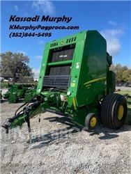 John Deere 460M Rundballenpressen