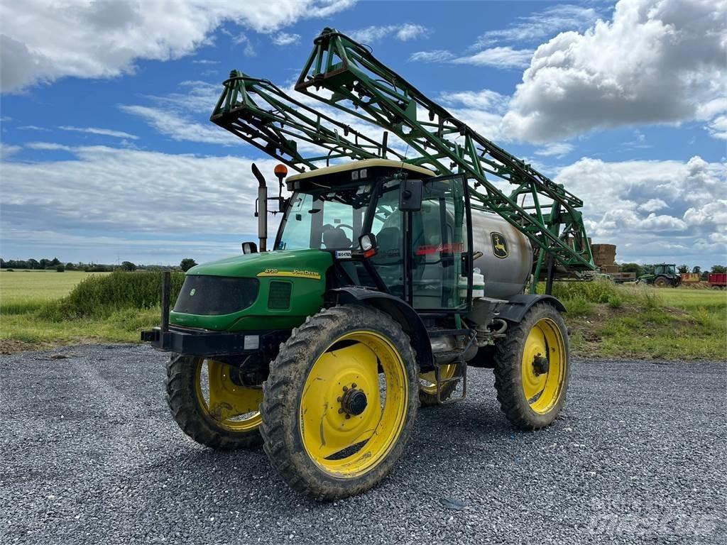 John Deere 4720 Anhängespritzen