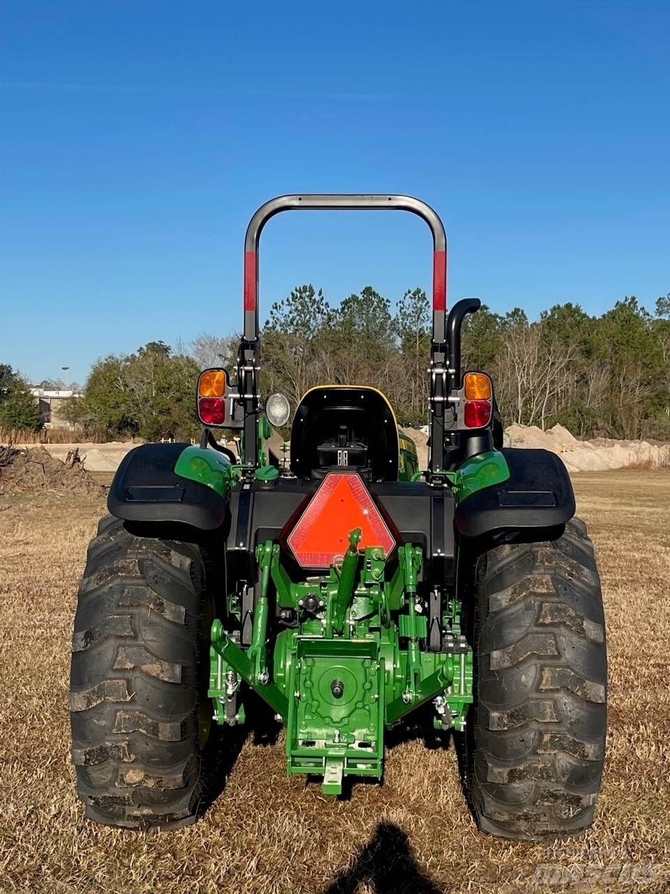 John Deere 5045E Traktoren